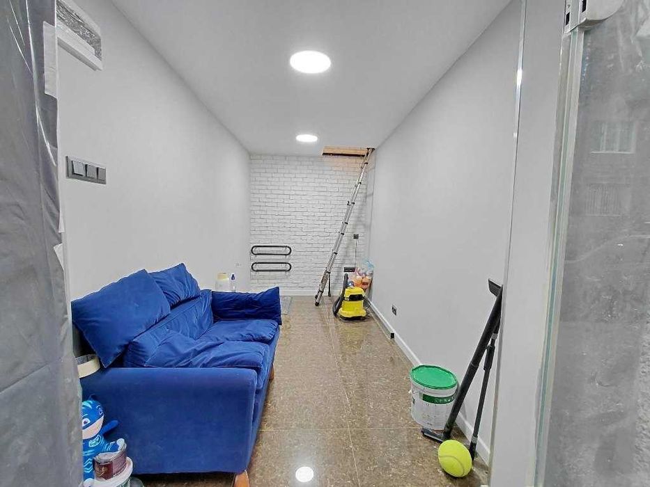 Дава се под наем Магазин в София, Център - 18 кв.м за 350 € - Снимка #1