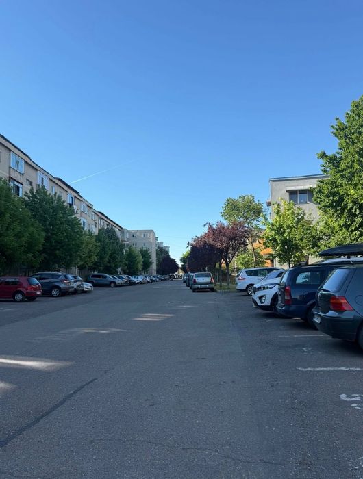 Închiriez garsonieră zona facultății de Administrație Publică