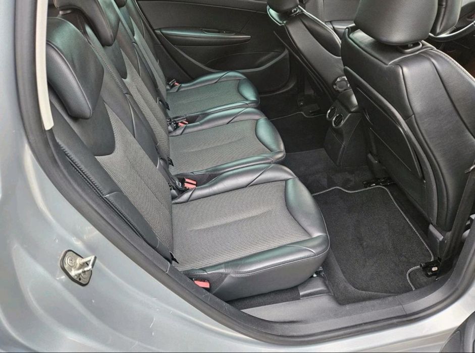 Пежо 308 1.6 бензин 150кс Bixenon Webasto