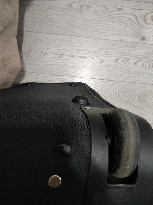 Пътна чанта с колела и телескопична дръжка