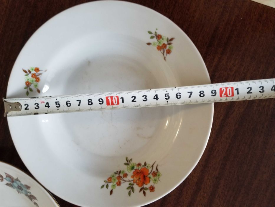 17 броя български чинии порцеланови, "IZIDA"