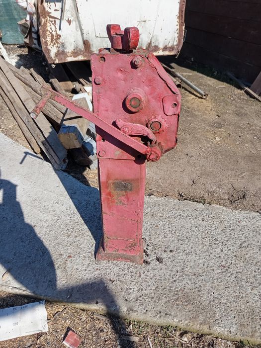 Vând vinci de ridicat, capacitate de 30 de tone