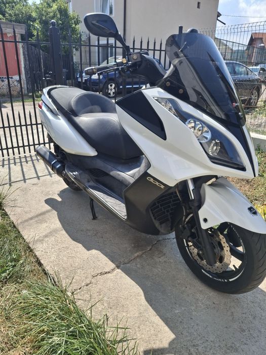 Kymco downtown 300i 2011г.