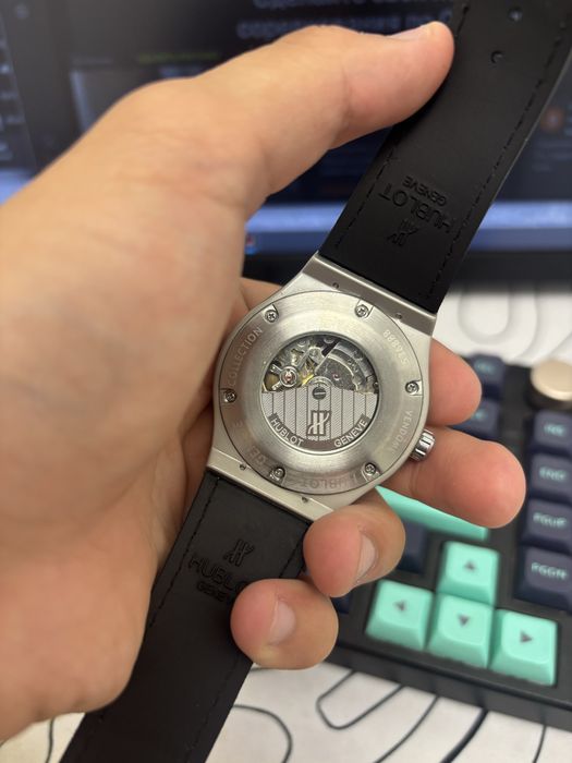 Механические часы HUBLOT