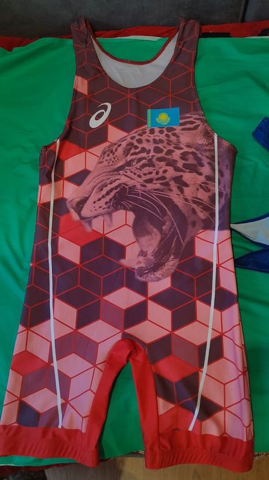 Форма для борьбы в отличном состоянии