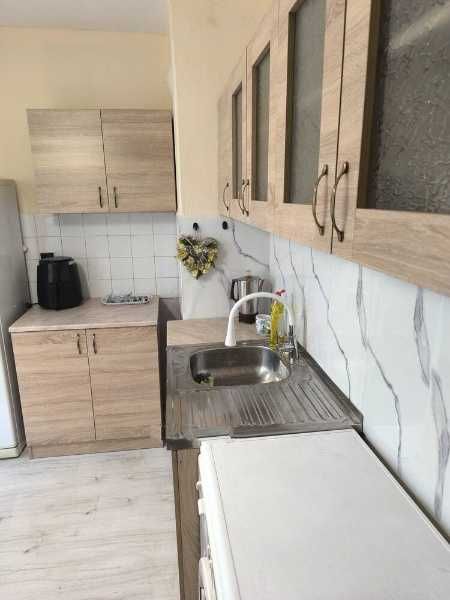 Дава се под наем Двустаен апартамент в Бургас, Славейков - 65 кв.м за 178.5 € - Снимка #3