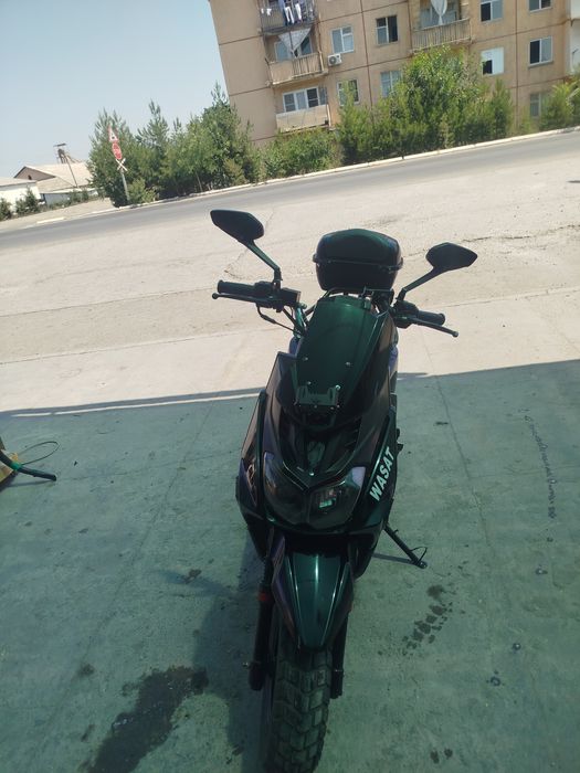 Samuray benzinli skuter sotiladi tank skiterlardi bemalol yutadi