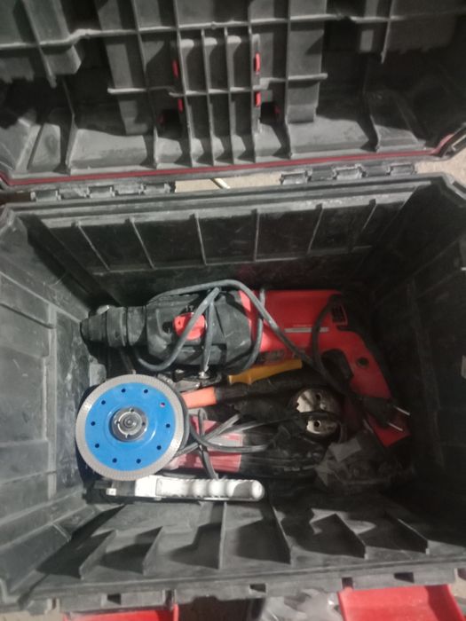 Продам инструменты с ящиком