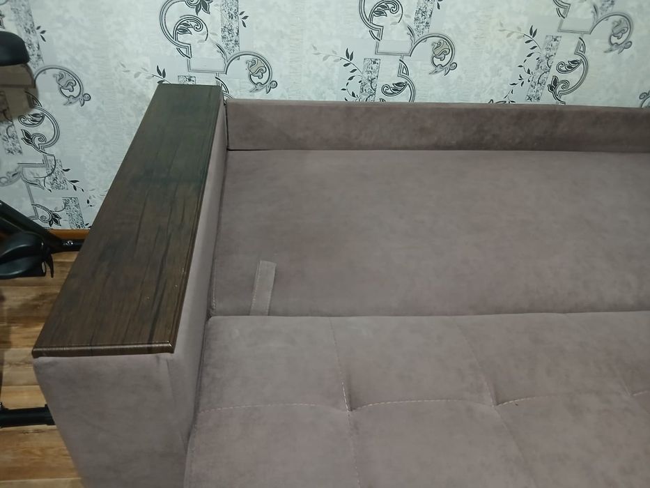 Продам диван в отличном состоянии.
