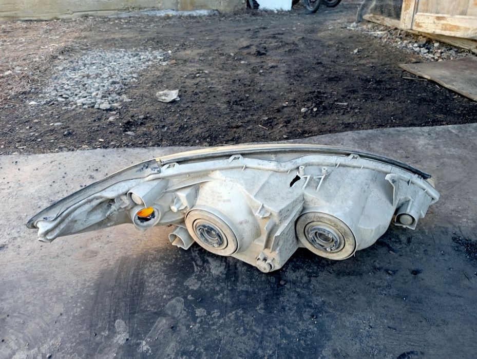 Тойота 30 фара левый