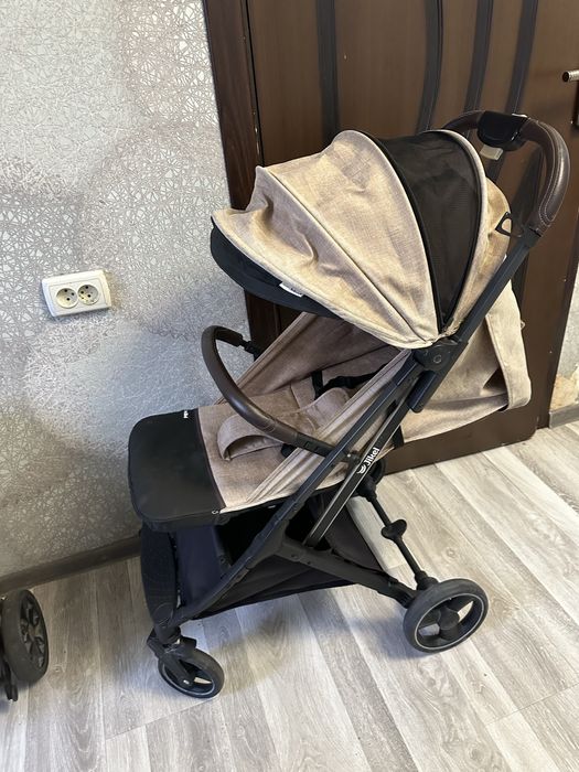 Продам детскую коляску прогулочную
