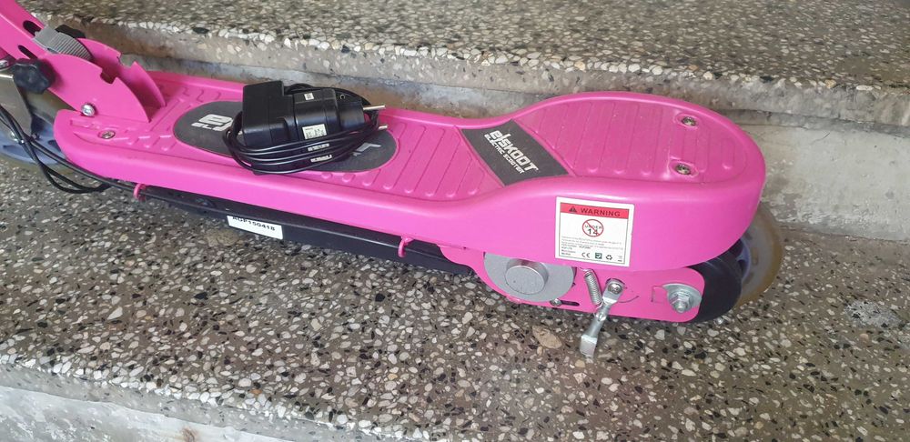 детска електрическа тротинетка eScout