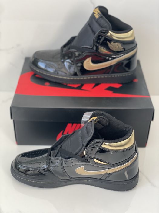Air Jordan 1 Retro High Black Metallic Gold Dark