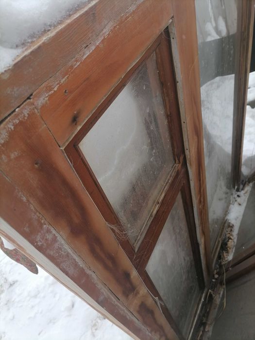 Окна деревянные с подоконником