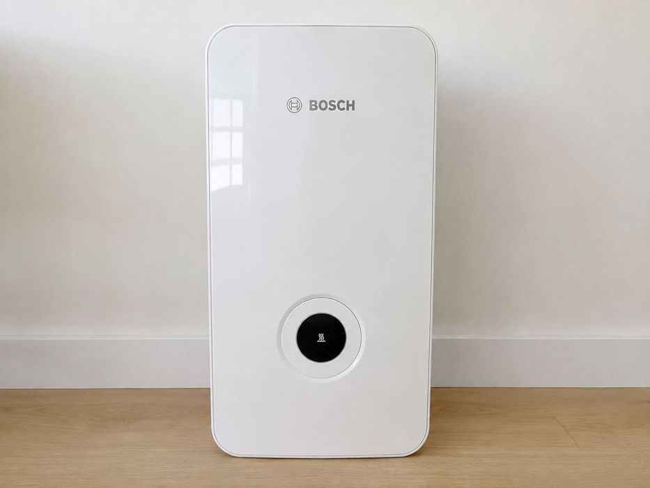 Încălzitor instantaneu Bosch Tronic Line 21/24/27 kW, 400V, electronic – Alb