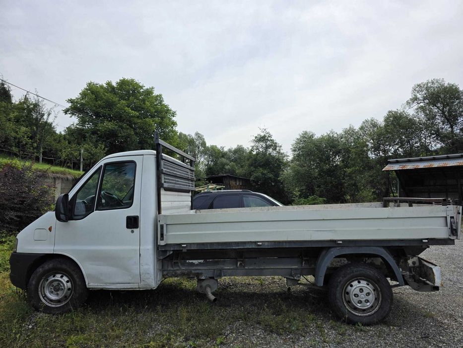 Autoutilitara FIAT DUCATO / motor 2.8 diesel / 3.5 tone / benă platou deschis / se conduce cu permis categoria B