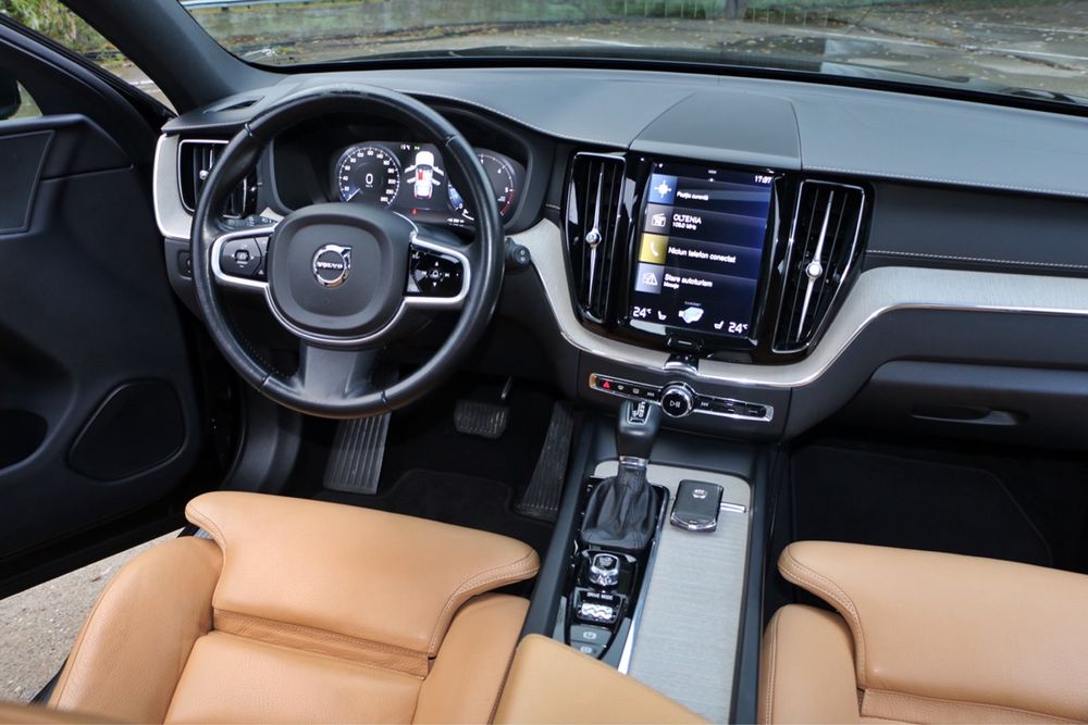 VOLVO XC60 2019 — imagine 5