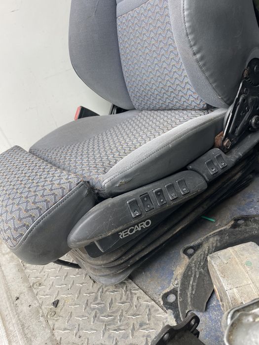 Електрическа седалка RECARO от бус