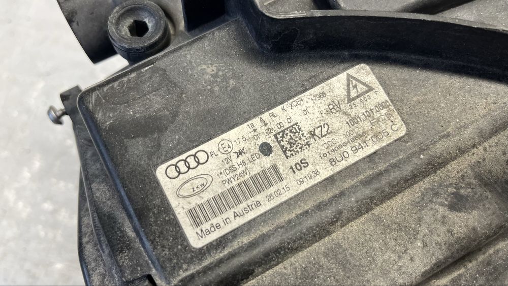 Audi Q3 17- ляв фар