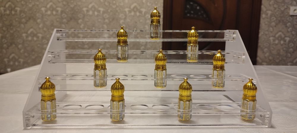 Atr pastafka. Vitrina flakon moyli atr parfumeriya parfume