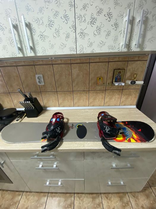 Vând placa copii 1,32 m și Boots mărimea 40,5 cu BOA