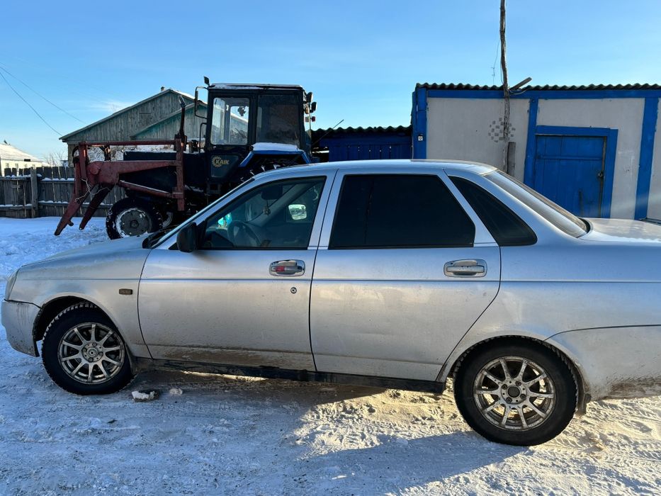 Серая лада приора 2011 года