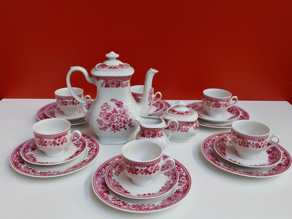 НАЙ ДОБРАТА ОФЕРТА Порцеланов Сервиз за кафе / Чай Royal Derby