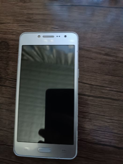 Telefon sotiladi arzon narxda!