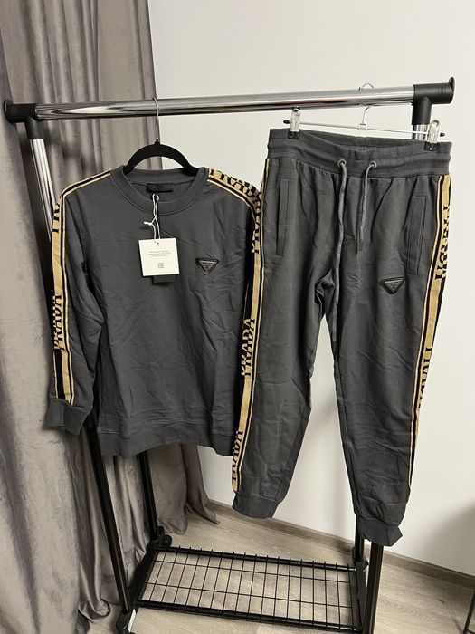 Compleu PRADA super calitate