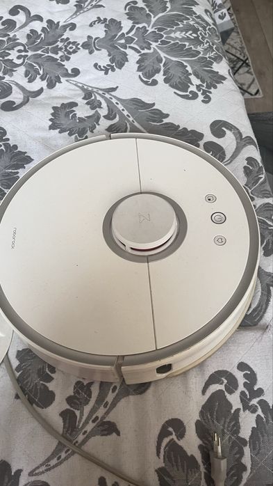 Продам бу робот пылесос