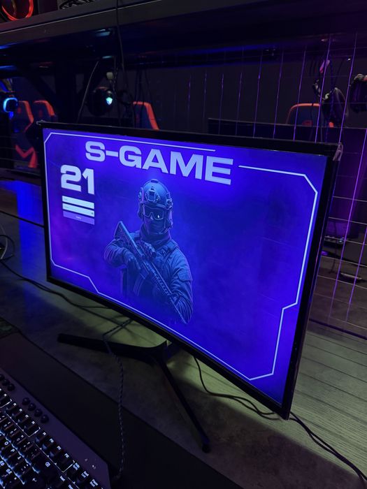 Manitor 27  sotiladi 8-9 oy ishlagan Samsung