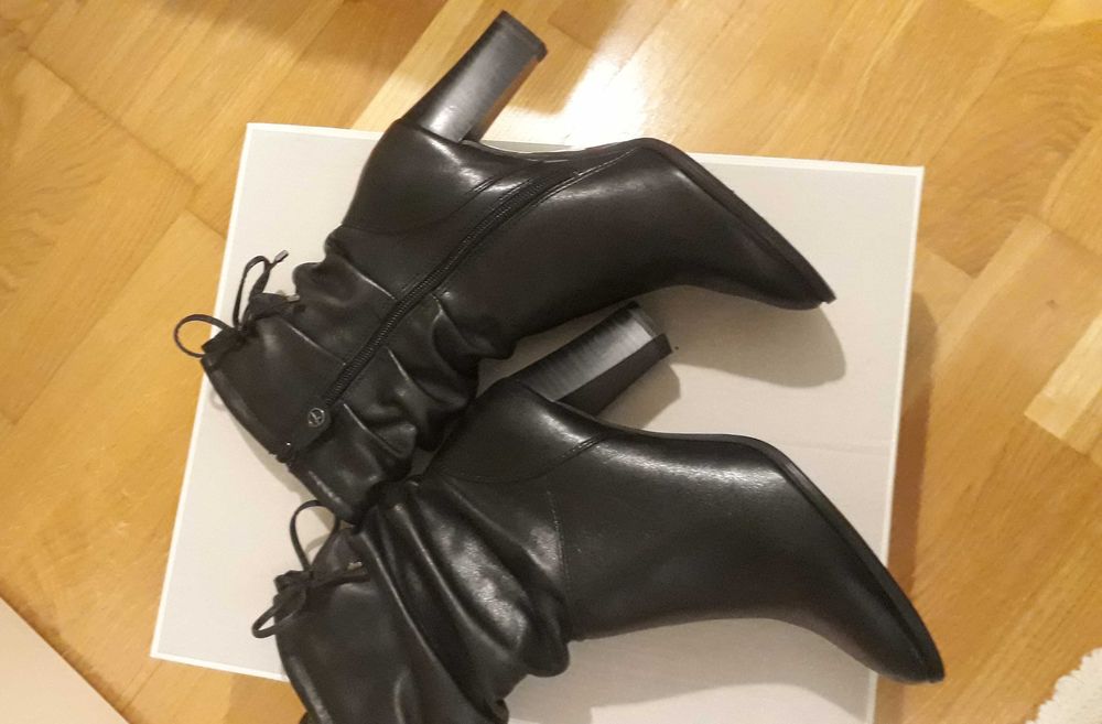 Botine Tamaris 36- 36,5 piele naturala