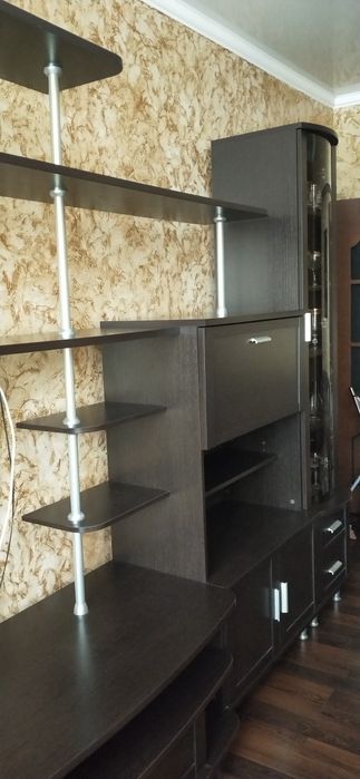 Стенка в гостиную. Горка. Шкаф.