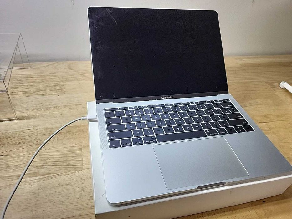 MacBook Pro 13 (2017) A1708 - 8GB ОЗУ ; 128 GB SSD