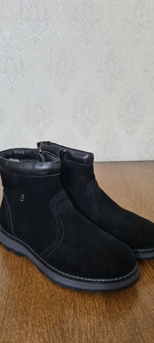 Продам мужскую обувь