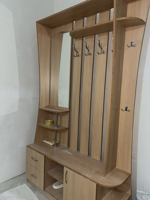 Продам прихожую, и кухонный гарнитур