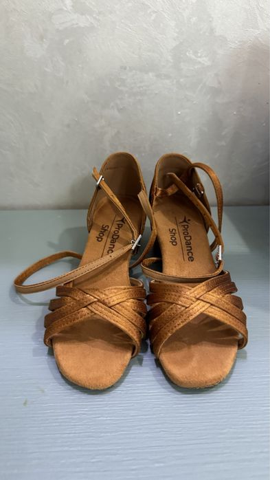 Срочно продаются танцевальные туфли