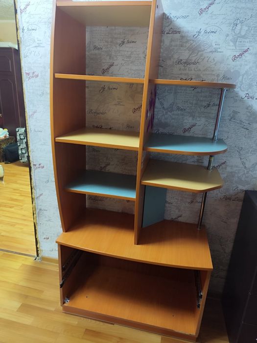 Продам шкаф для одежды и книг