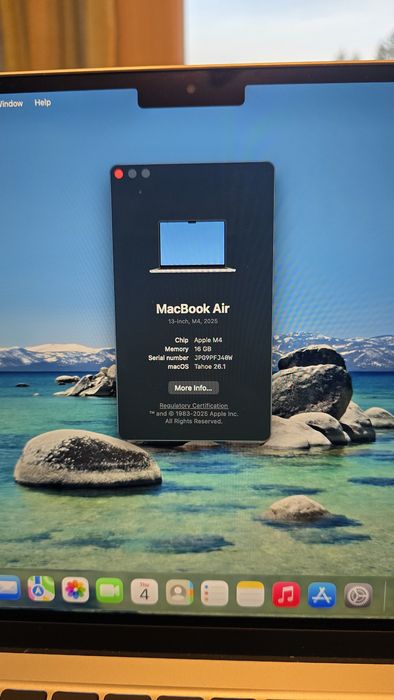 MacBook 13" M4, 2025