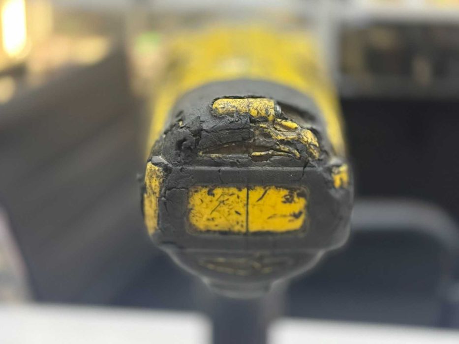 Акумулаторен ударен гайковерт DeWALT DCF899P2 с батерия