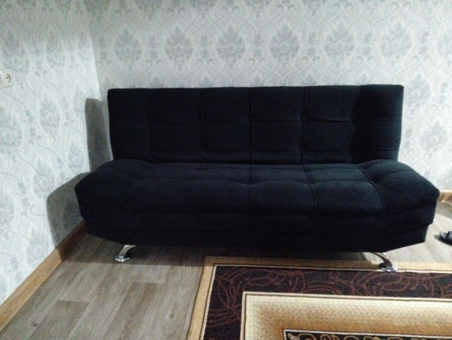 Продается диван. Покупали в марте месяце