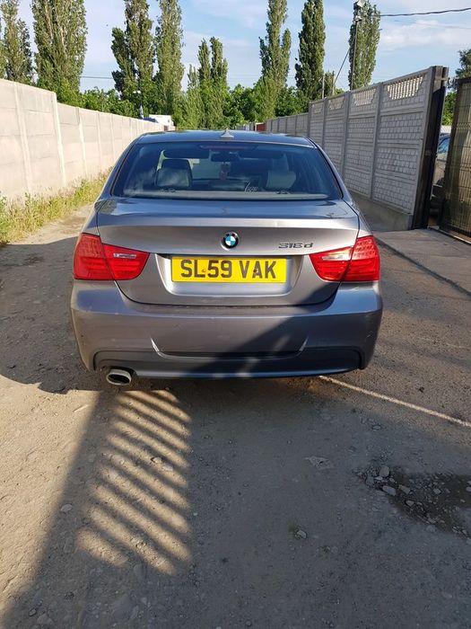 Dezmembram BMW E90 320D LCI usa fata dreapta/usa spate dreapta