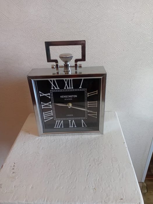 Часы. Часы на полку .   Б/у