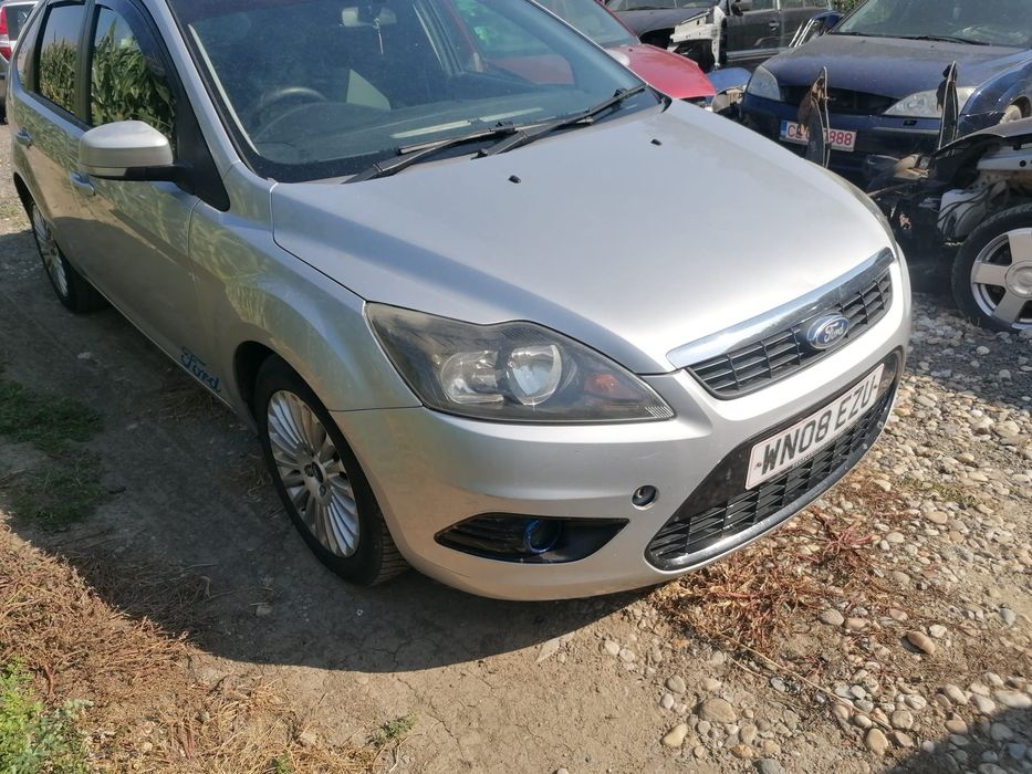 Capota bara aripa  usa trager haion Ford Focus, facelift
