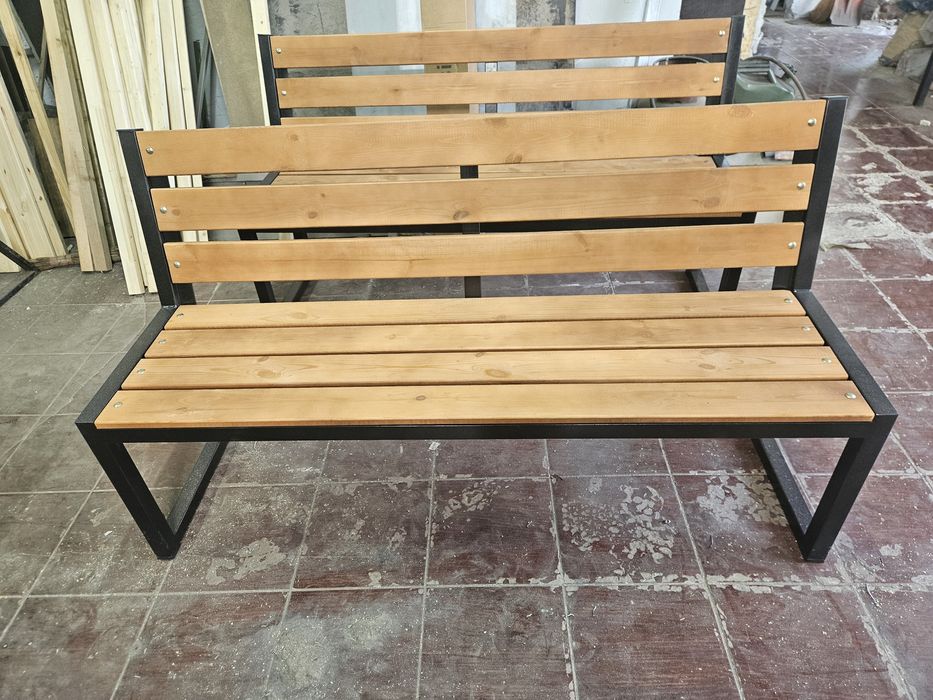 Скамья со спинкой