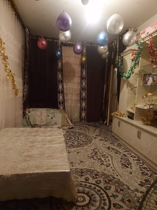 3 xonali uy sotiladi siroshni, mebellari bilan