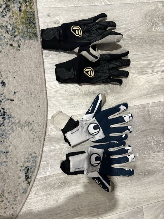 Продам вратарские перчатки