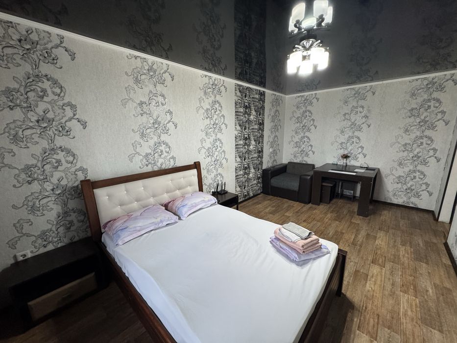 Кровать с матрасом