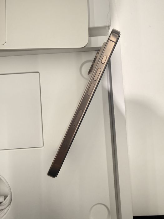 iPhone 16 Pro 256GB Desert + MacBook Air 15 M4 + Apple Watch Series 7