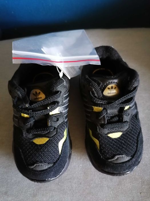 Adidas маратонки за бебе